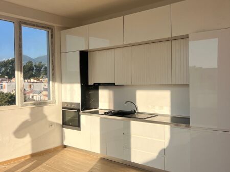 For rent 1+1+ empty veranda Astir 350 thousand lek