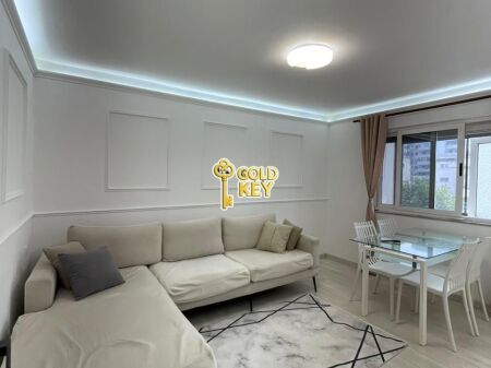 🏡 APARTAMENT ME QERA 2+1 – Qendër, pranë Flagship Center, Durrës