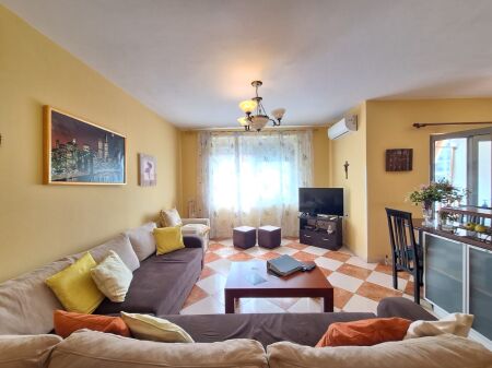 Shitet apartament 2+1+2 me 1 ballkon tek rruga e Kosovareve