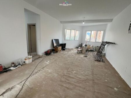 Zyre Me Qera 3+1 Ne Astir (ID BZ2969) Tirane