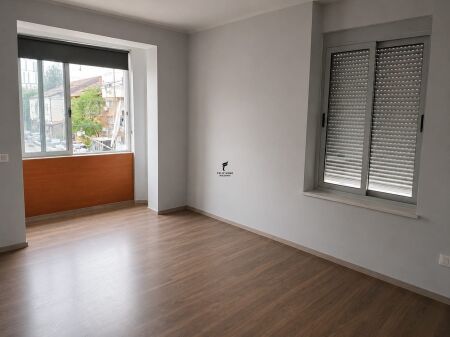 ZYRE ME QERA 74 M2 STADIUMI DINAMO 55.000 LEKE FH-74583
