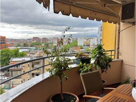 Elegancë Klasike & Hapësira të Bollshme | Shitet Apartament 168m² - Medreseja, Tiranë