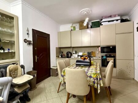 *Apartament 1+1 në Shitje | Kombinat*