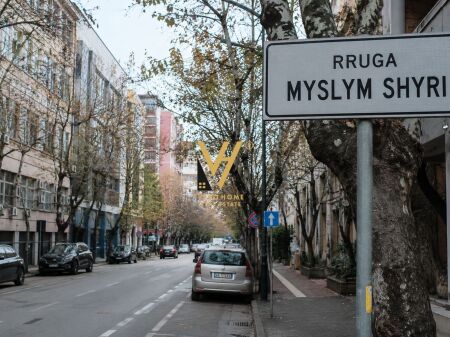 SHOP FOR RENT 45 M2 AT MYSLYM SHYRI 150,000 LEKE