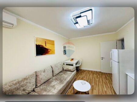 Apartament 1+1 Komuna e Parisit