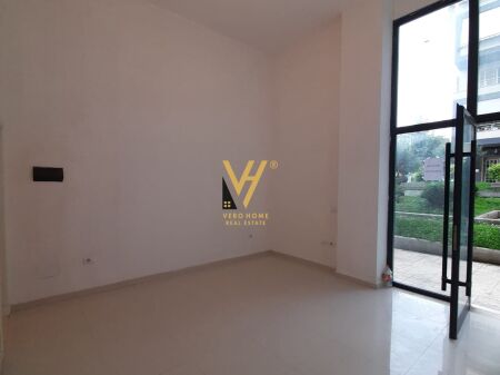 SHOP FOR RENT 25 M2 IN KINOSTUDIO 25,000 LEKE