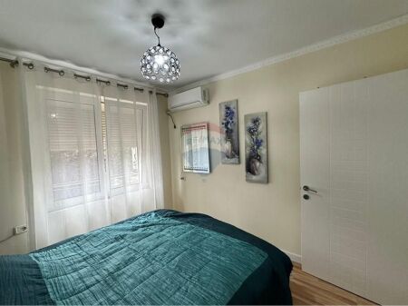 Apartament - Për Qira - Kompleksi Dinamo, Tiranë