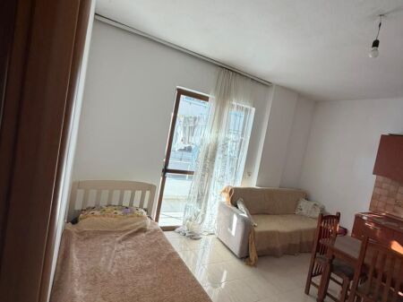 Apartament 1+1 me qera ne Xhamllik tek Kastrati
