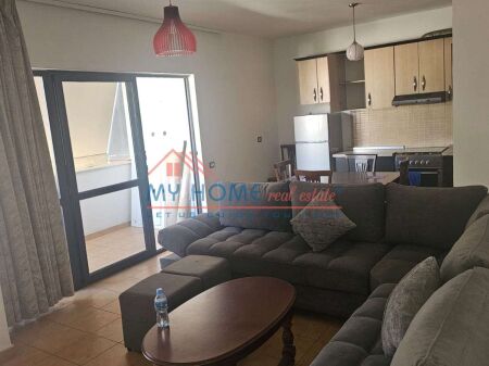Apartament 2+1 me qera 21 Dhjetori ne Tirane