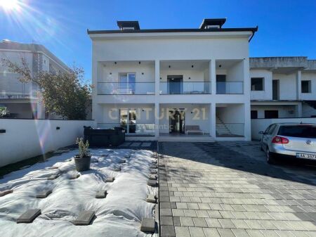 Super Vilë 3-Katëshe për Shitje në Plazh, Durrës – Pranë Rrotës së Kuqe     400,000 €