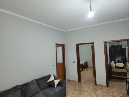 Apartament 1+1 me qera prane konvikteve tek Inxhinieria