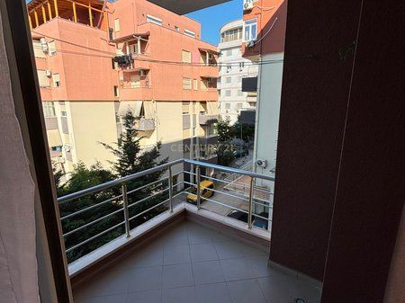Apartament 2+1 Për Shitje në Fresku, Tiranë