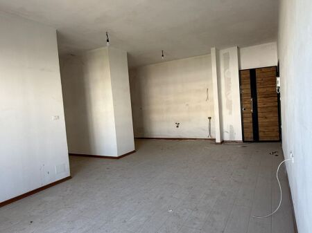 Apartament ne shitje 2+1 te 5 maji