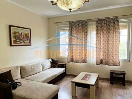 Shitet, Apartament 2+1, Rruga e Durrësit, Tiranë.