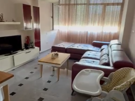 Apartameng 2+1 per qera tek unaza e re !