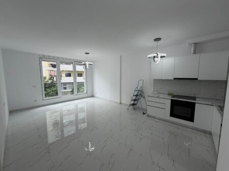 🏡✨ IN AFFITTO Appartamento 1+1 📍 Vicino all'Università “Beder”, in via “Jordan Misja”💰 Prezzo: 50.000 Lek / mese