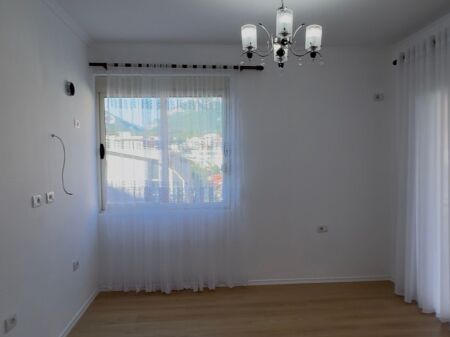Shitet, Apartament 2+1, Fresk