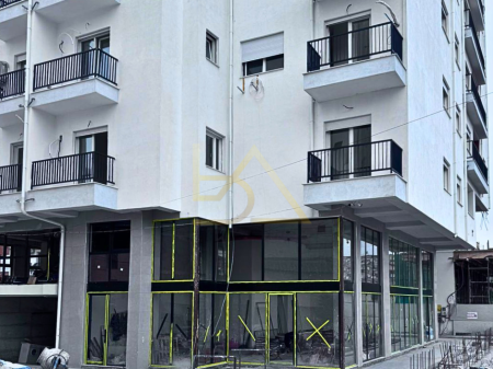 Shitet Ambient Biznesi – pranë Burgut 313, Bulevardi i Ri, Tiranë