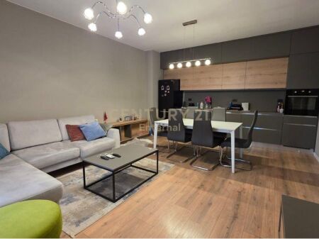 Apartament 2+1+2 per shitje tek Kompleksi Panorama