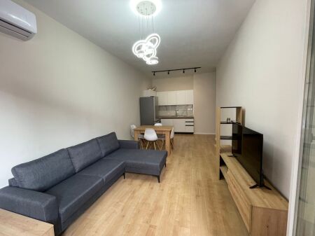 🏢In the 5 Maj area, Kompleksi Inerti offers for rent a 2+1 apartment, furnished 50,000Leke
