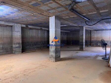 VENDESI 6 GARAGE 320M2 "QERRET" 200.000 EURO