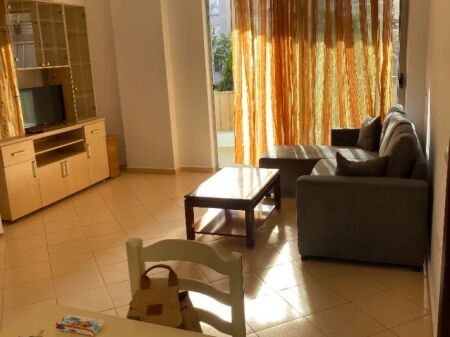 Apartameent 1+1 per qera Yzberisht !