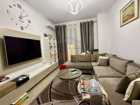 Shitet, Apartament 1+1, Misto Mame
