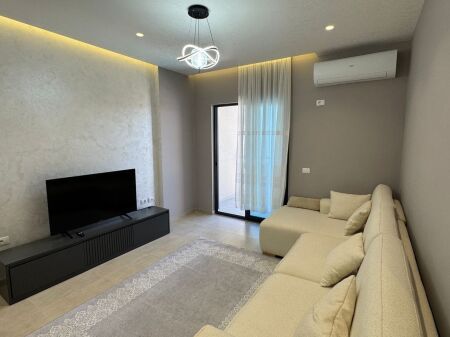 Shitet Apartament 1+1 Golem