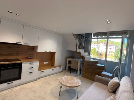 🏡 Duplex Apartment for Rent at Golden Park