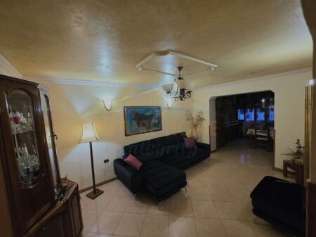 Shitet, Apartament 3+1+2, 21 Dhjetori, Tiranë.