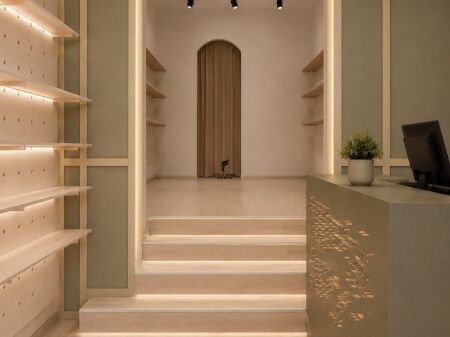 SHOP FOR RENT 45 M2 MYSLYM SHYRI 150,000 LEKE FH-74824