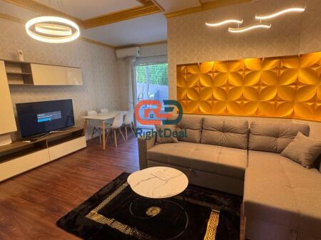 Tek Liqeni I Thate, Shitet Apartament 2+1 Ideal Per Banim!!!