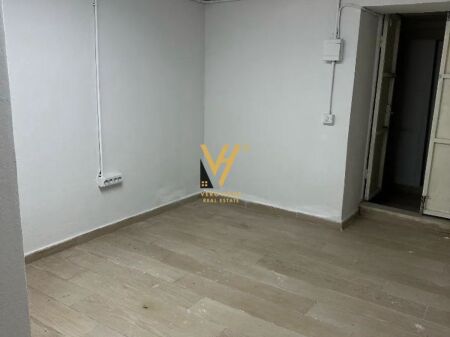 BUSINESS PREMISES 16 M2 FOR RENT NEAR DINAMO STADIUM 300 EURO