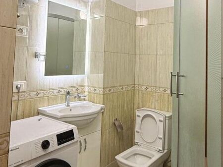 🏡 Shitet Apartament 1+1 – Rruga Ali Demi (pranë Tregut të Ri Elektrik), Tiranë