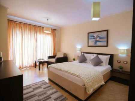 Shitet Hotel 🏨  në Golem