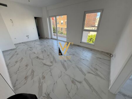 JEPET ZYRE 69 M2 ME QIRA NE LAPRAKE 50.000 LEKE
