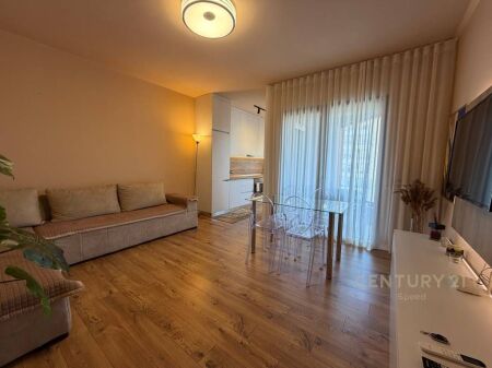 Ofrojme apartament 1+1 me qira!