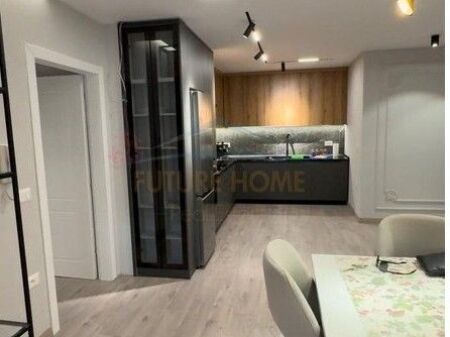 Shitet Apartament 2+1 ne Fresk, afer rruges Muhamed Deliu