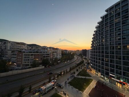 Qera , Ambient per zyra , Lake View , Tirane