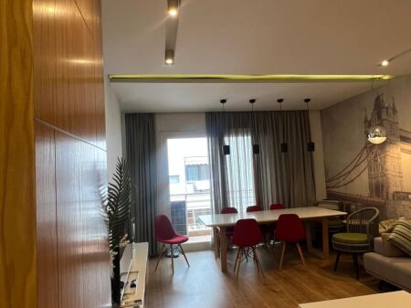 APARTAMENT 2+1 PER QERA NE KINOSTUDIO