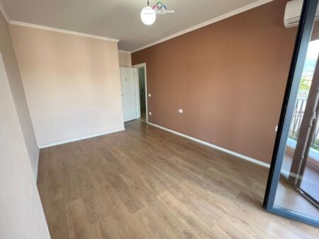 Zyre Me Qera 2+1 Tek Kompleksi Zirkon (ID BZ2972) Tirane