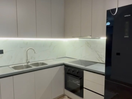🏡 Shitet Apartament 1+1 tek Astiri – pranë SPAR & Kompleksi Fratari
