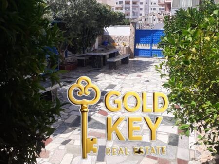 FOR RENT PREMISES WITH 7 ROOMS FOR DAILY RENT.