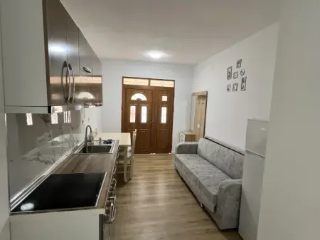 Qera | Shtëpi private 1 + 1 | Tregu Elektrik | 300 €/muaj