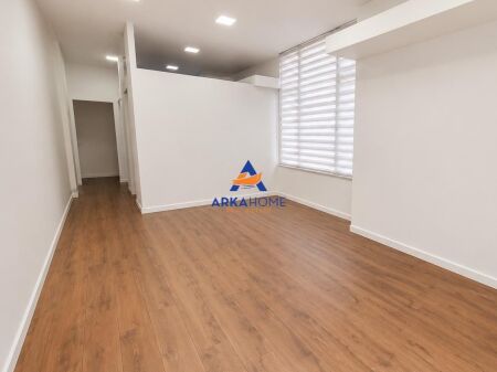 SHOP FOR RENT 50M2 "IN MYSLYM SHYR" 60,000 LEKE