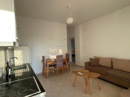 Qera, Apartament 2+1+2+Ballkon+Post Parkimi, Kodra e Priftit.