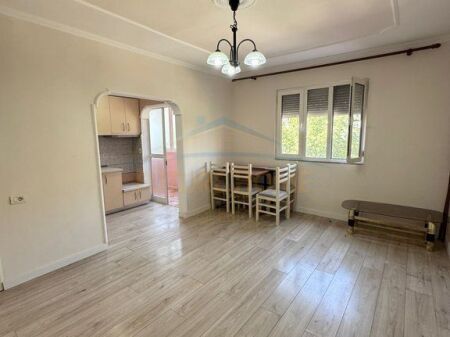Shitet, Apartament 1+1, Irfan Tomini, Tiranë