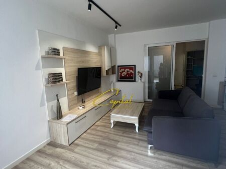 APARTAMENT EM QIRA 1+1 RRUGA E BARRIKADAVE 50.000 LEKE