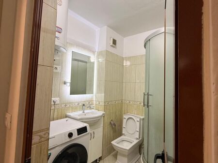 🏡 Shitet Apartament 1+1 📍 Rruga Ali Demi, pranë Tregut të Ri Elektrik – Tiranë