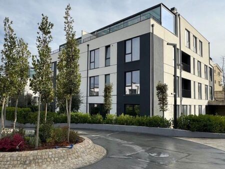 ✨ Apartament Luksoz 3+1+2  Shitet + 3 Poste Parkimi në Forest Residence – Liqeni i Thatë ✨